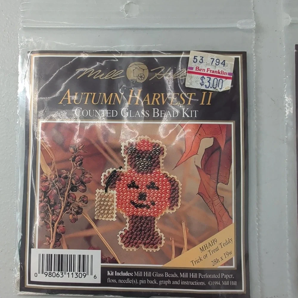 8 Mill Hill Autumn Harvest Counted Glass Bead Ornament Halloween Fall chart only